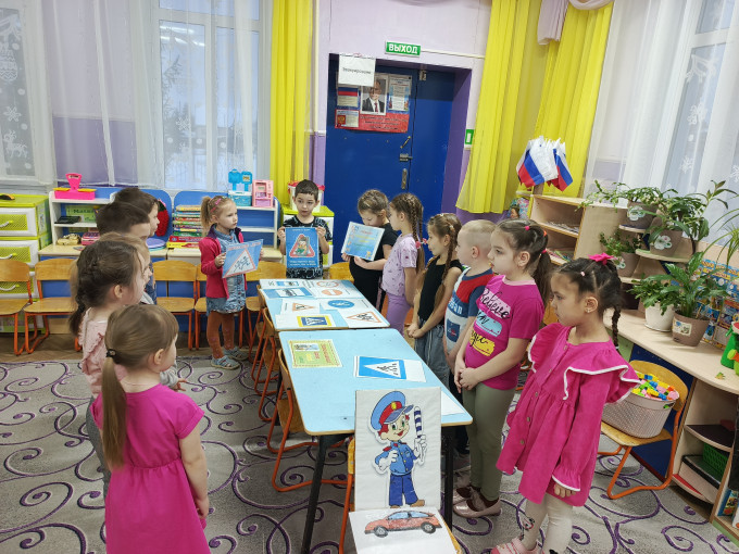 #ГодДошкольногоОбразования #ГДООренбургскаяОбласть                                                                                                                  Акция "Безопасность на зимней дороге".